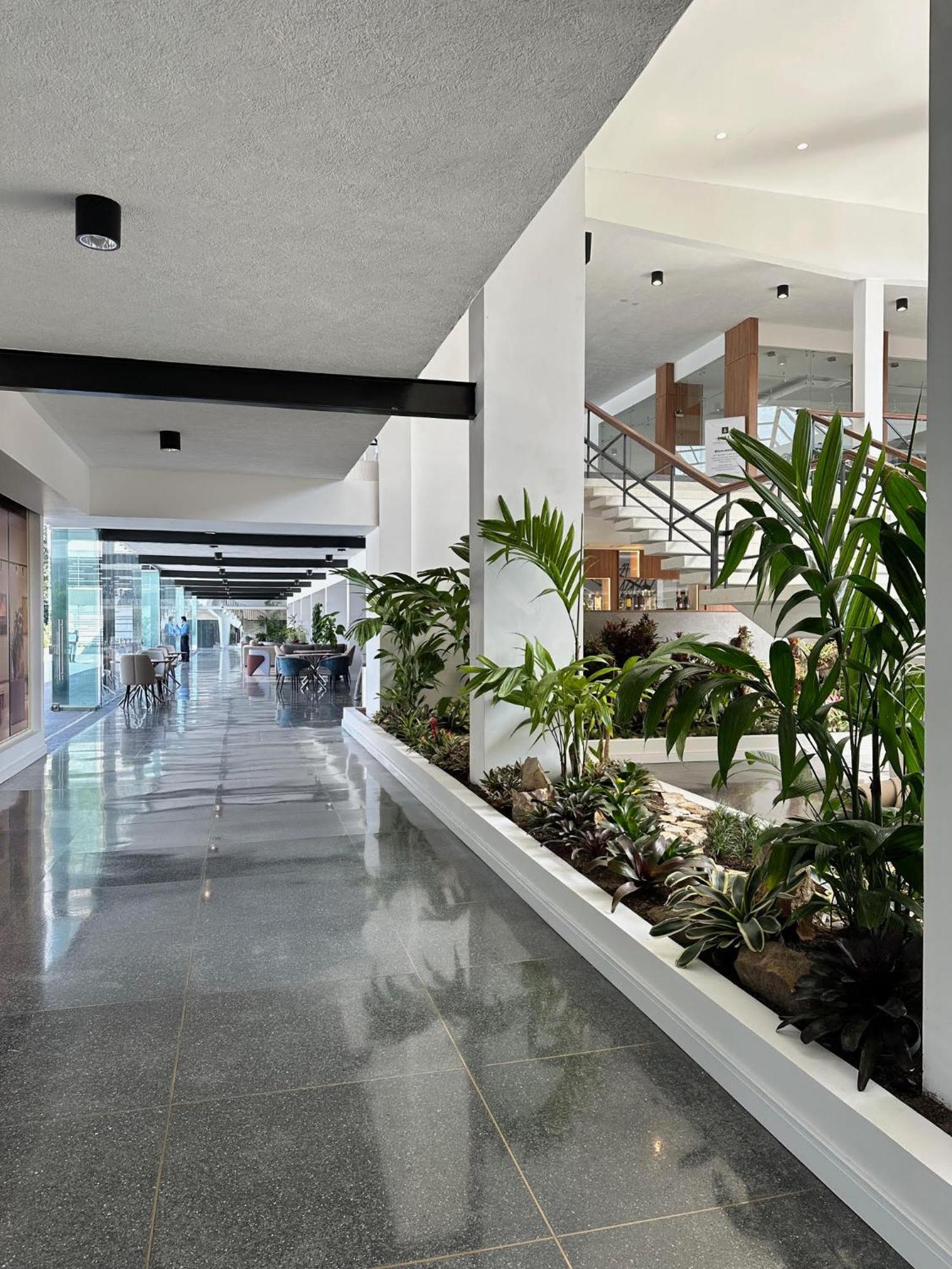 Hotel Eurobuilding Tama San Cristóbal Extérieur photo